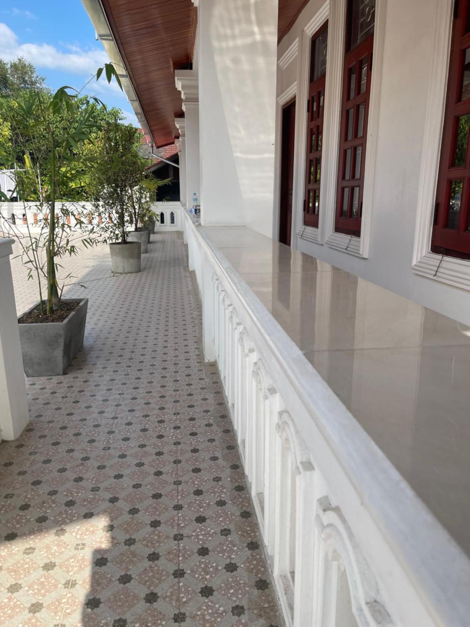 Phailin Hotel Луанґпхабанґ Екстер'єр фото