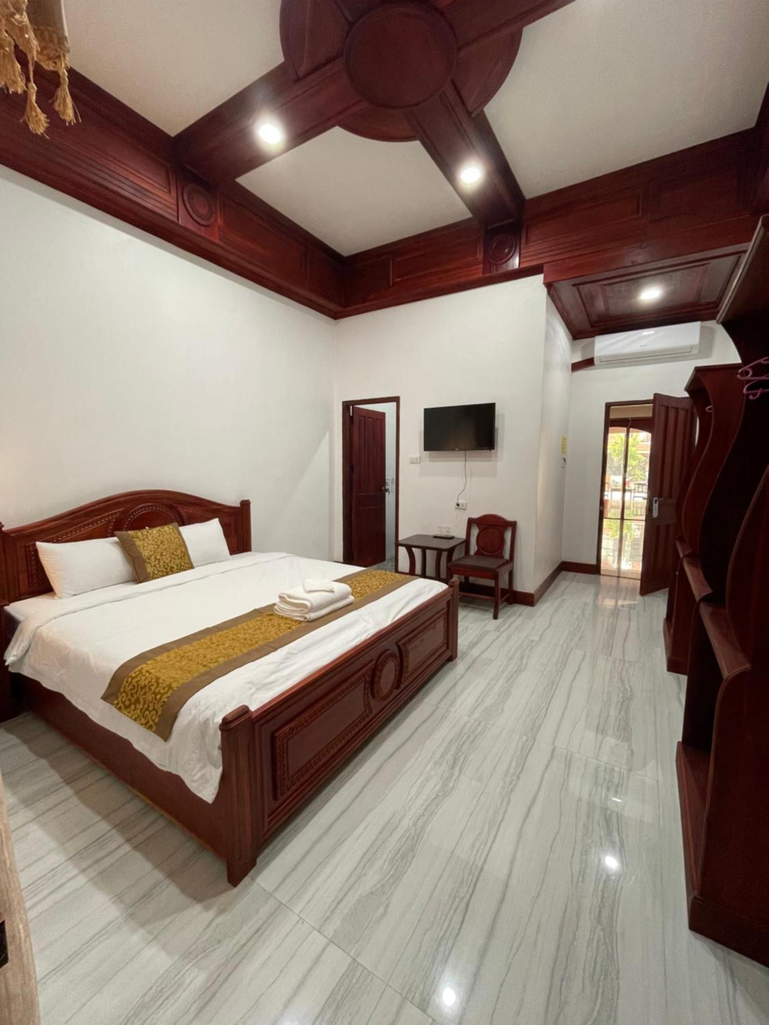Phailin Hotel Луанґпхабанґ Екстер'єр фото
