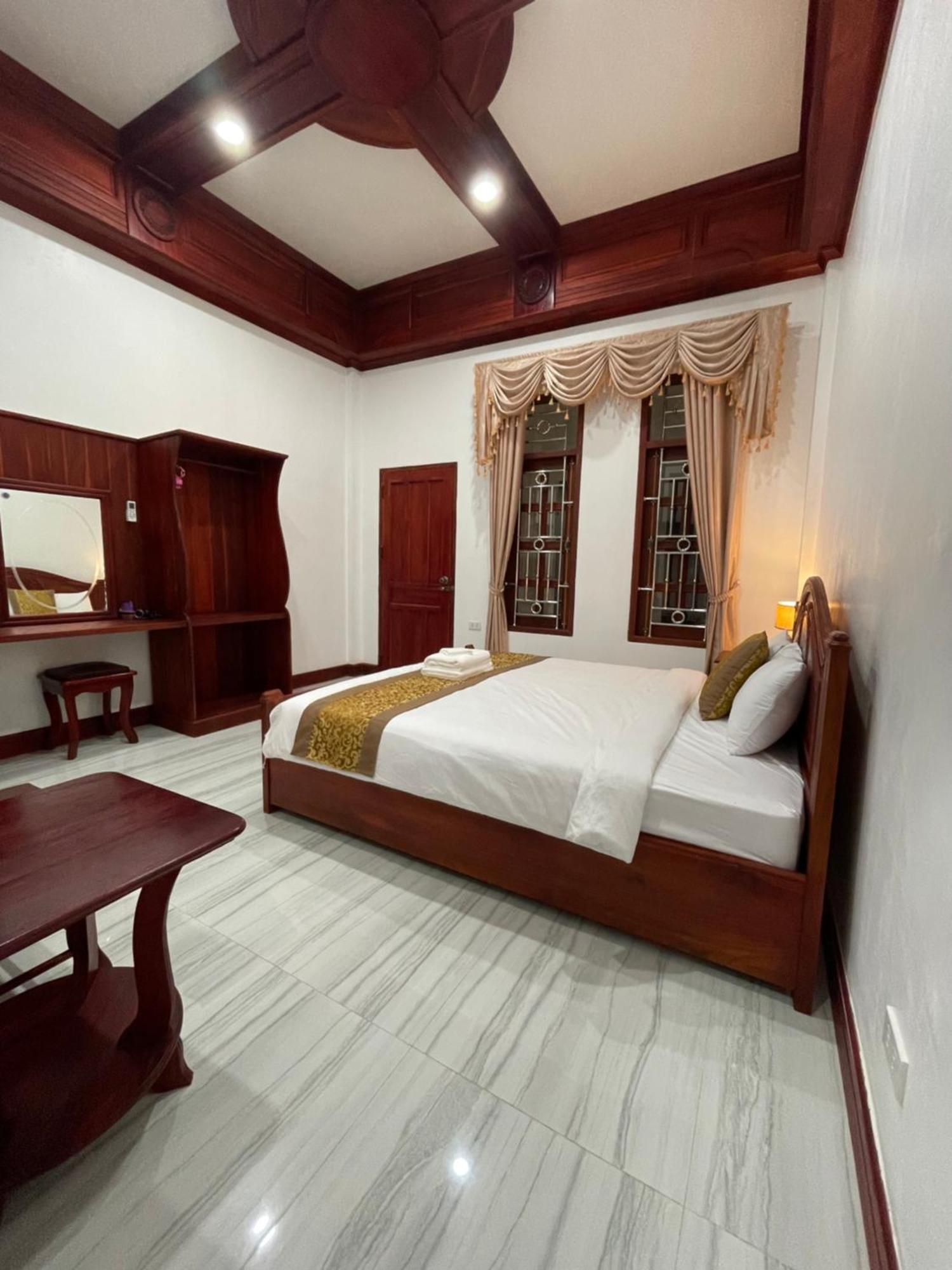 Phailin Hotel Луанґпхабанґ Екстер'єр фото