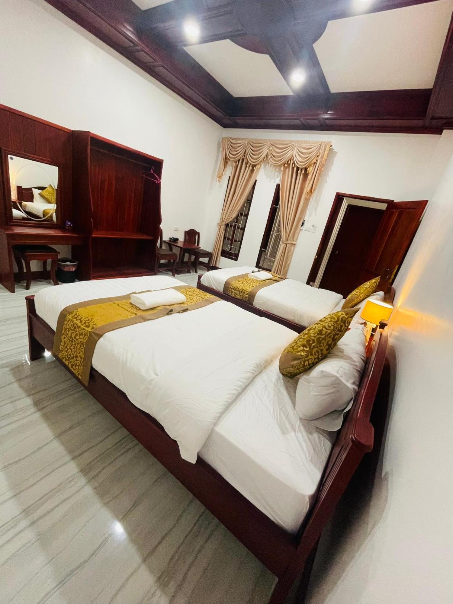 Phailin Hotel Луанґпхабанґ Екстер'єр фото